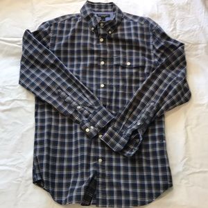 Soft wash, button down. Great condition